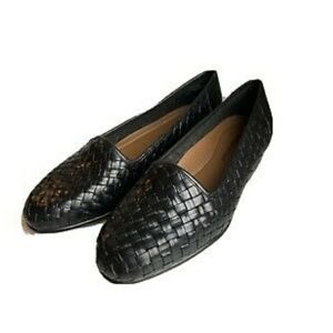 Naturalizer Black Leather Weave Loafer Slip On